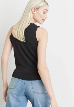 TOP DAMKI Z PEREŁKAMI PRZY DEKOLCIE TAIFUN 572310-15009