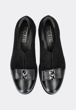 PÓŁBUTY NA PŁASKIM OBCASIE Z KOKARDĄ  VICTIM B-5252F