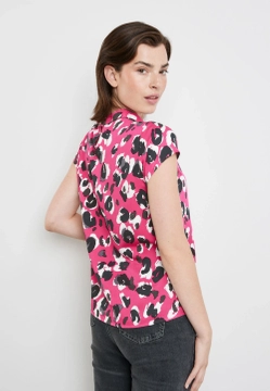 BLUZKA DAMSKA Z MARSZCZENIEM PRZY DEKOLCIE TAIFUN 460409-11210