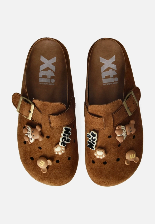 KLAPKI DAMSKIE Z PRZYPINKAMI XTI 145315