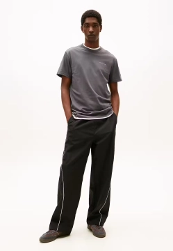 T-SHIRT MĘSKI Z KRÓTKIM RĘKAWEM TOMMY JEANS DM0DM21780