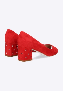 Zamszowe czółenka ze zdobieniem SOLO FEMME 52217