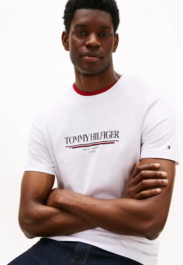 T-SHIRT MĘSKI Z KRÓTKIM RĘKAWEM TOMMY HILFIGER MW0MW40324