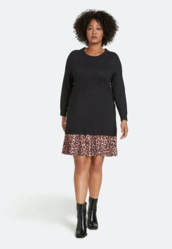 DZIANINOWA SUKIENKA ZE WZOREM W PANTERKĘ NA DOLE SAMOON 382201-25309