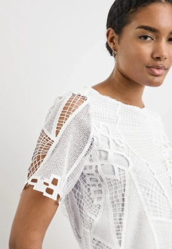 BLUZKA DAMSKA Z KORONKI TAIFUN 571382-16245