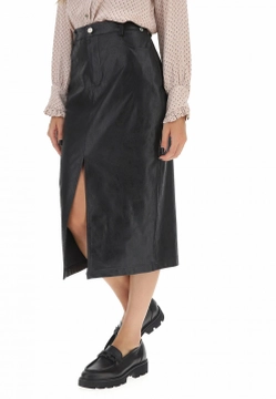 SPÓDNICA DAMSKA ZE SKÓRY EKOLOGICZNEJ Z ROZCIĘCIEM EKS GN1102 A301