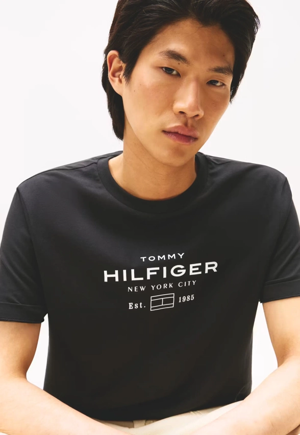 T-SHIRT MĘSKI Z KRÓTKIM RĘKAWEM TOMMY HILFIGER MW0MW40002