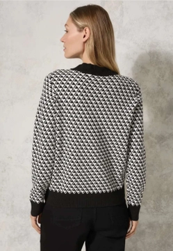 SWETER DAMSKI Z GRAFICZNYM WZOREM CECIL 5 303030