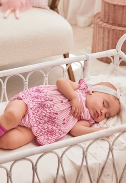 NIEMOWLĘCA SUKIENKA Z HAFTEM I PASUJACYMI MAJTECZKAMI MAYORAL 1814