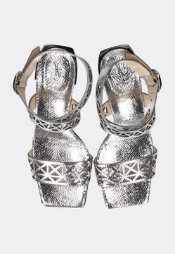 ELEGANCKIE SKÓRZANE SANDAŁY DAMSKIE FABI FD8443