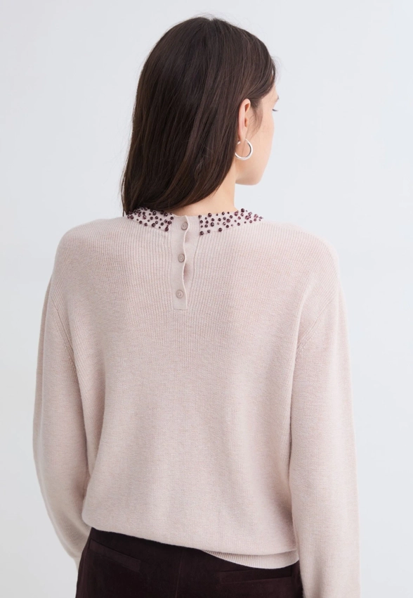 SWETER DAMSKI Z OZDOBNYM DEKOLTEM YERSE 43656