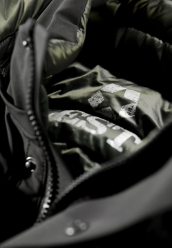 MĘSKA KURTKA PUCHOWA Z ODPINANYM KAPTUREM MILESTONE 230400 10455