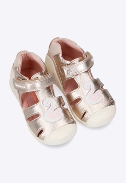 SANDAŁY DZIEWCZĘCE Z KOLEKCJI BIOMECANICS 232113-A