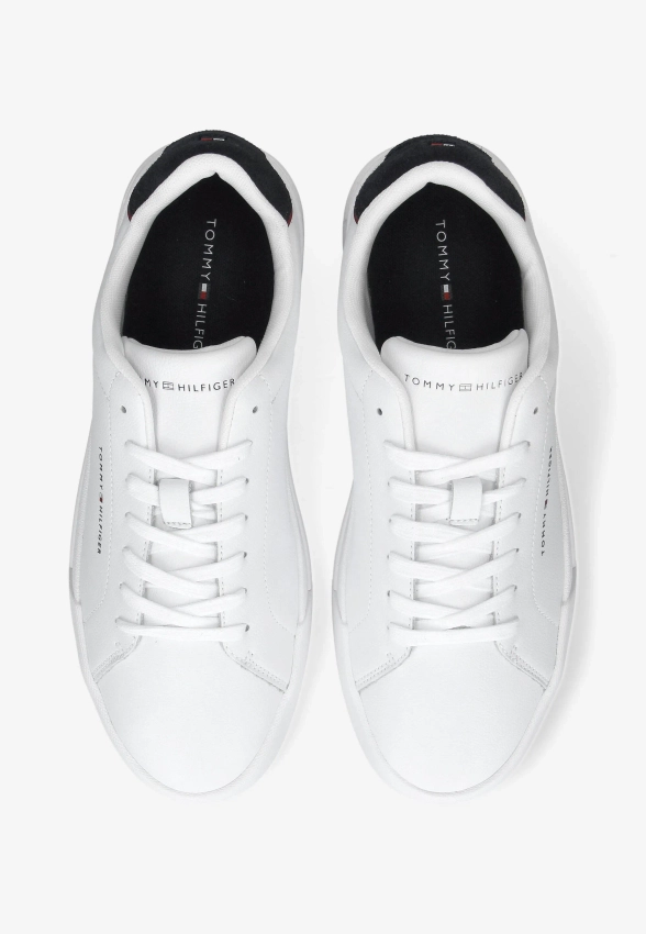 SKÓRZANE SNEAKERSY MESKIE TH COURT LTH DETAIL ESS TOMMY HILFIGER FM0FM05367