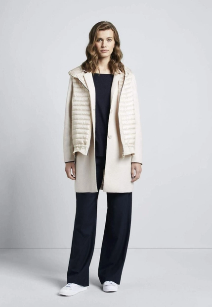 PIKOWANA KAMIZELKA DAMSKA BUGATTI 360100 31260