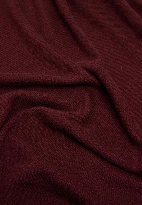 SZAL DAMSKI GUESS AW5437 POL03