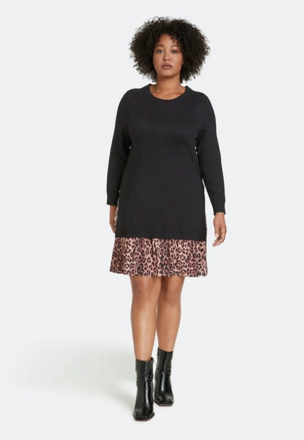 DZIANINOWA SUKIENKA ZE WZOREM W PANTERKĘ NA DOLE SAMOON 382201-25309