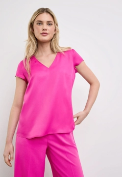 BLUZKA DAMSKA Z DEKOLTEM W SEREK TAIFUN 560359-11100