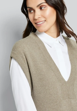 DZIANINOWA SUKIENKA DAMSKA Z KRÓTKIM RĘKAWEM BUGATTI W9726 52758