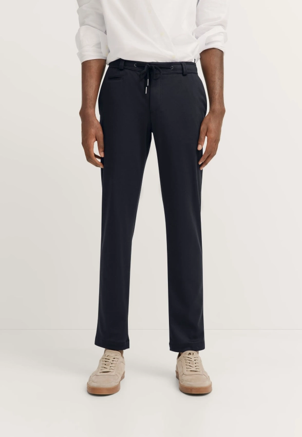 SPODNIE MĘSKIE O SPORTOWYM KRÓJU BUGATTI 4036 36827