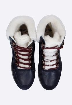 SKÓRZANE BOTKI DAMSKIE Z OZDOBNYM FUTERKIEM ARA 12-24599-02