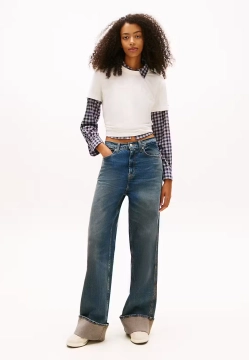 T-SHIRT DAMSKI Z KRÓTKIM RĘKAWEM TOMMY JEANS DW0DW22458