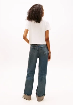 T-SHIRT DAMSKI Z KRÓTKIM RĘKAWEM TOMMY JEANS DW0DW22458