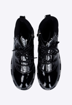 LAKIEROWANE TRZEWIKI ARTIKER 49C0324