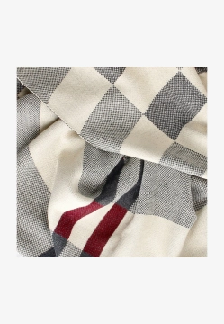 SZAL W KRATĘ PEPE MOLL 252804