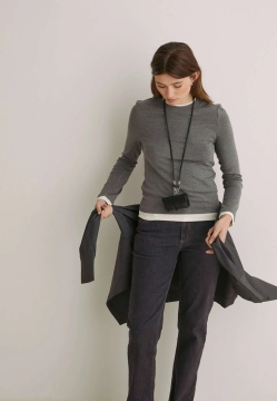 T-SHIRT DAMSKI Z DŁUGIM RĘKAWEM YERSE 43492