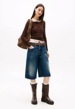 T-SHIRT DAMSKI Z DŁUGIM RĘKAWEM I KORONKOWYM WYKOŃCZENIEM TOMMY JEANS DW0DW21575