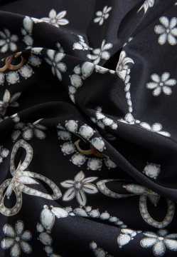 APASZKA DAMSKA GUESS AW5457 POL03