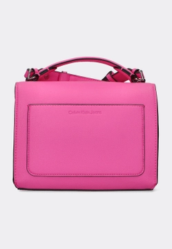 TOREBKA DAMSKA MINIMAL MONOGRAM TOP HANDLE22 CALVIN KLEIN K60K611868