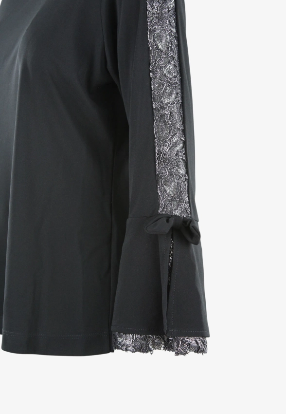 BLUZKA DAMSKA Z KORONKOWĄ WSTAWKĄ NA RĘKAWIE BLUE ENEMY NAI1588