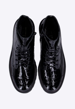 BOTKI DAMSKIE ZE SKÓRY LAKIEROWANEJ VICTIM B-4929V