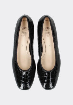 CZÓŁENKA DAMSKIE ZE SKÓRY LAKIEROWANEJ ARA 12-11838-26