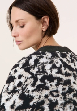 ZAPINANY SWETER DAMSKI TAIFUN 632410-15405