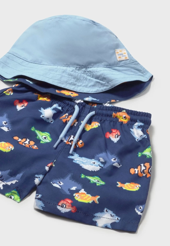 KĄPIELOWY ZESTAW CHŁOPIĘCY CZAPKA Z OCHRONĄ UV I KĄPIELÓWKI MAYORAL 1660