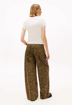 T-SHIRT DAMSKI Z KRÓTKIM RĘKAWEM TOMMY JEANS DW0DW21550