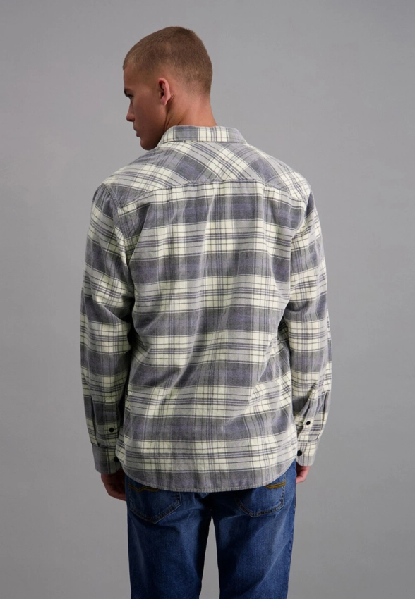 KOSZULA MĘSKA Z DŁUGIM RĘKAWEM W KRATĘ PIONIEER P1 40247 0000