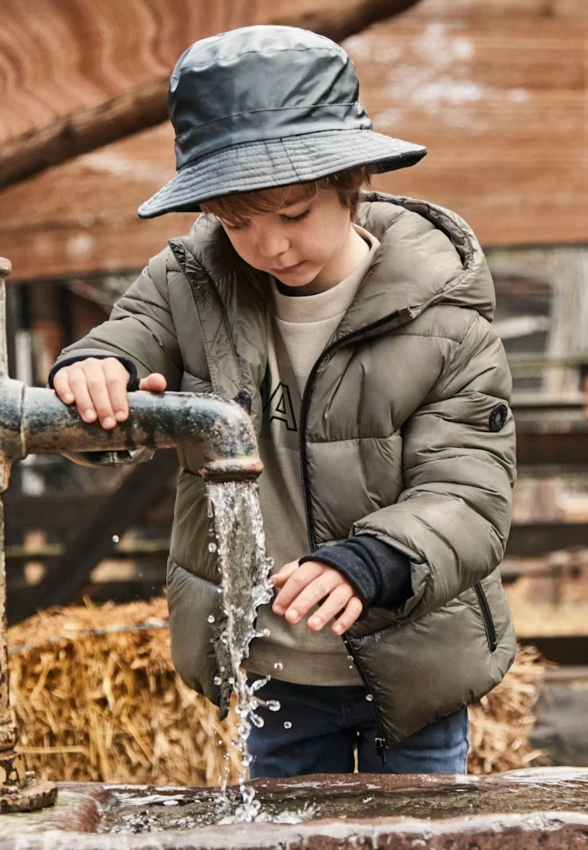 PIKOWANA KURTKA CHŁOPIĘCA Z KAPTUREM MAYORAL 4416