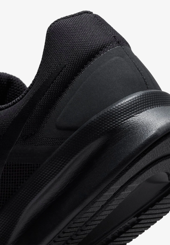 SNEAKERSY Z KOLEKCJI NIKE RUN SWIFT 3 DR2695 003