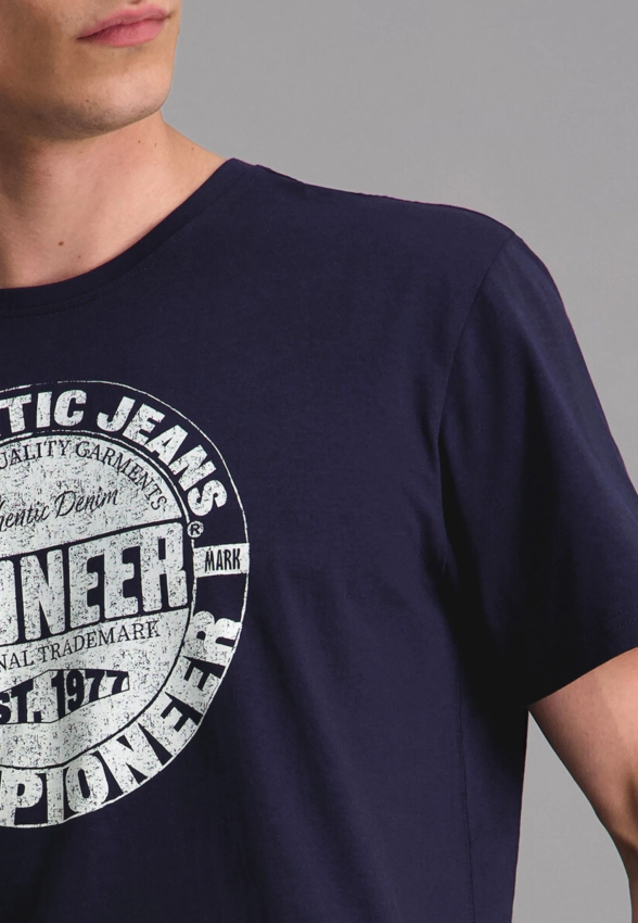 T-SHIRT MĘSKI Z KRÓTKIM RĘKAWEM PIONIEER P1 60133 2000