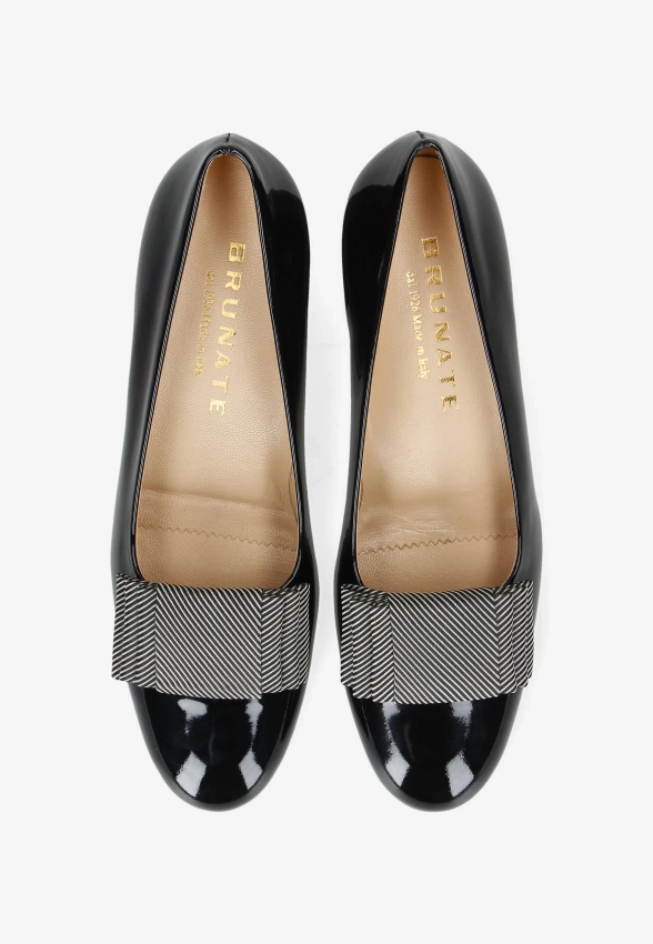 CZÓŁENKO DAMSKIE ZE SKÓRY LAKIEROWANEJ BRUNATE 32066