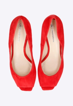 Zamszowe czółenka ze zdobieniem SOLO FEMME 52217