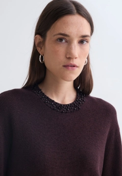 SWETER DAMSKI Z OZDOBNYM DEKOLTEM YERSE 43656