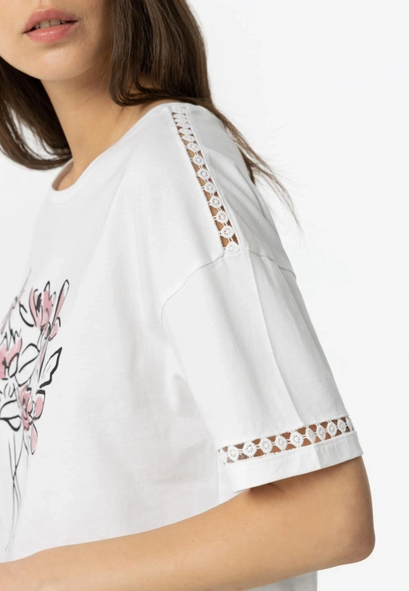 T-SHIRT DAMSKI Z NADRUKIEM I KOSMETYCZNĄ TIFFOSI 10054159