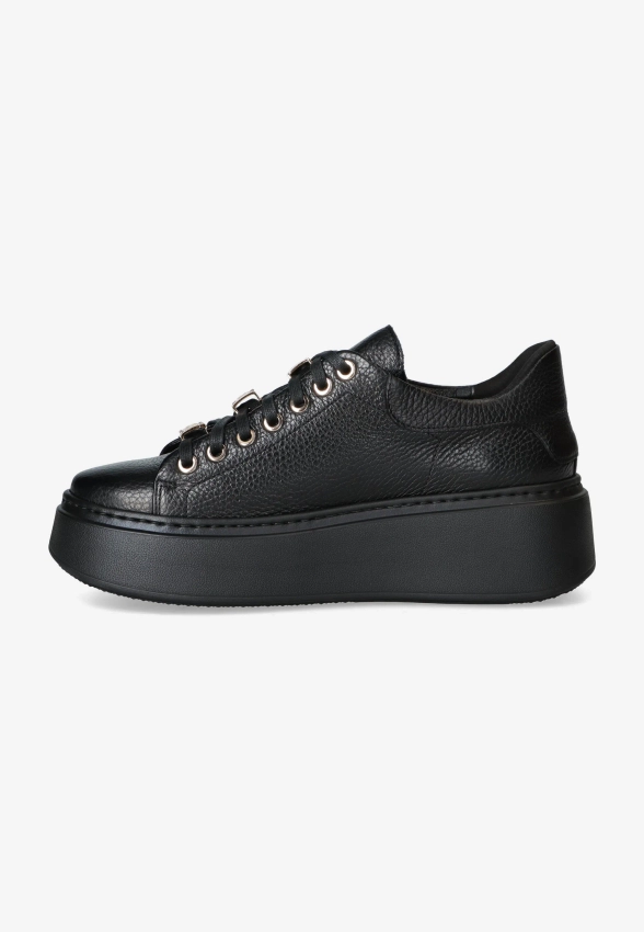 SKÓRZANE SNEAKERSY DAMSKIE NA GRUBSZEJ PODESZWIE VICTIM 9APB-L091