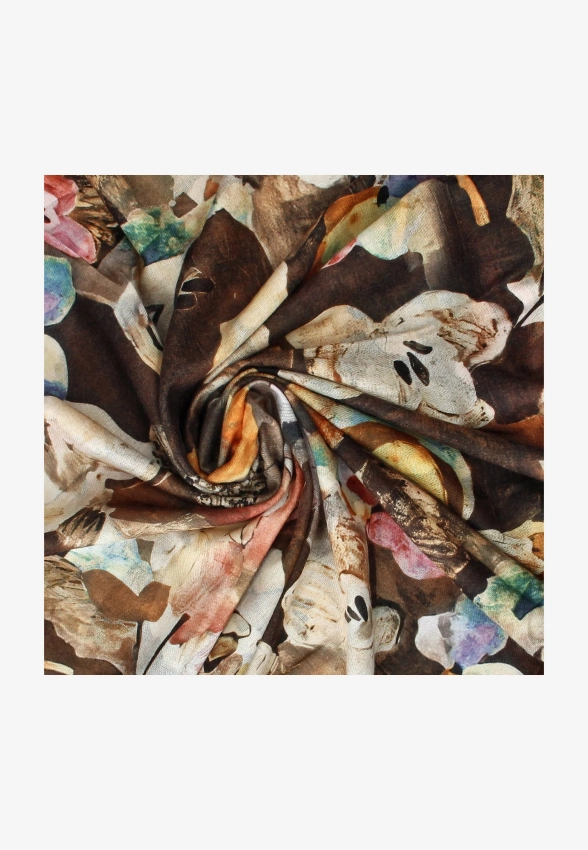 SZAL DAMSKI W KWIATOWY WZÓR Z WISKOZY S-113039