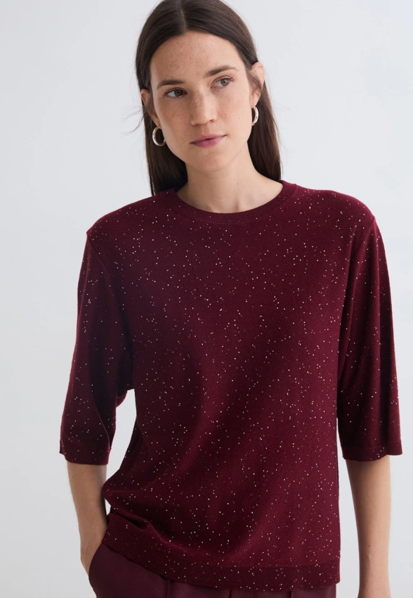 SWETER DAMSKI Z KRÓTKIM RĘKAWEM OZDOBIONY DROBNYMI CEKINAMI YERSE 43668